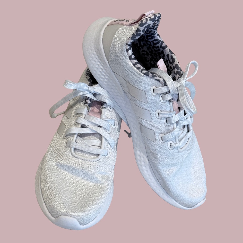 🌸 Adidas Cloudfoam Comfort White Sneakers Pink Leopard Trim – Women’s 9.5